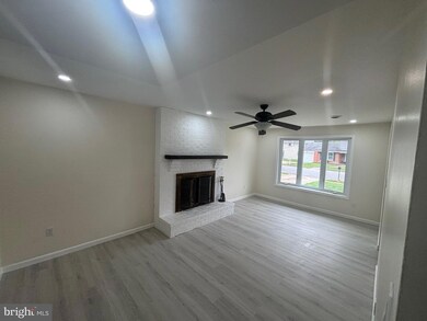 46 Upland Ct, Newark, DE 19713 - photo 2