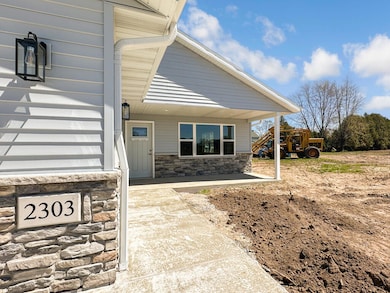 2303 S 19th St, Manitowoc, WI 54220 - photo 3