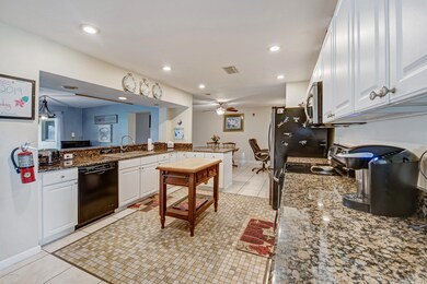 Kitchen w Stainless Steel Appliances