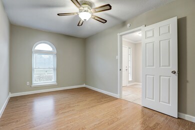 16102 Forest Bend Ave, Friendswood, TX 77546 - photo 4