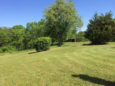 551 Lawrence Dr, Martinsville, VA 24112 - photo 6