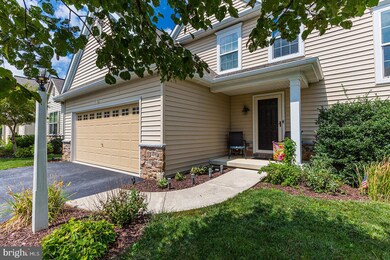 1319 Heatherwood Dr, Mount Joy, PA 17552 - photo 4