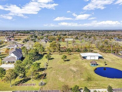 1300 Plantation Dr, Alvin, TX 77511 - photo 7