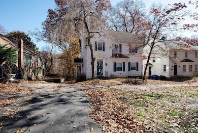 205 Norfolk St, Springfield, MA 01109 - photo 2