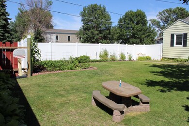 Backyard<|><|>