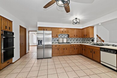 1874 Ranchview Dr, Naperville, IL 60565 - photo 5