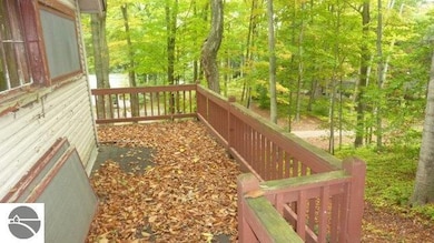 Note the enlarged sitting area