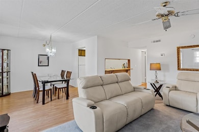 New Atlantis Club unit 546, Largo, FL 33774 - photo 4