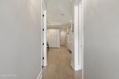 308 Dunvegan Ct-3