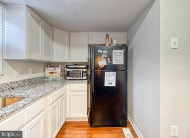 919 Nadine Ct, Hyattsville, MD 20785 - photo 6