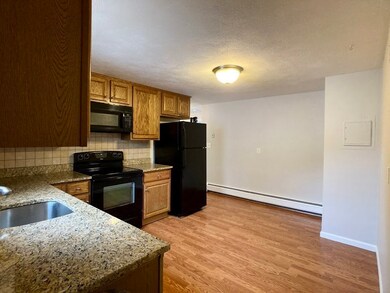25 Columbia Ave unit 2nd floor, Newton, MA 02461 - photo 3