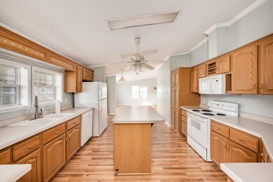 45 Seneca St, Rochester, NH 03867 - photo 3