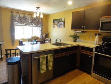 Eat-in Kitchen