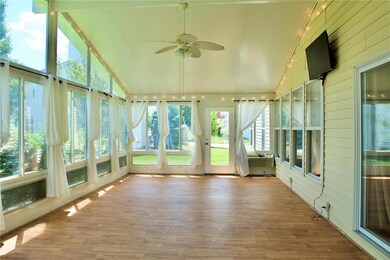 Vaulted 4 season room