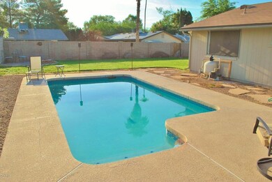 Easy Care Sparkling Pool