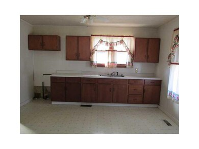 809 A St NE, Linton, IN 47441 - photo 4