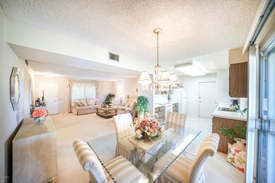 Family Room w/Dining