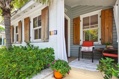 709 Windsor Ln-4