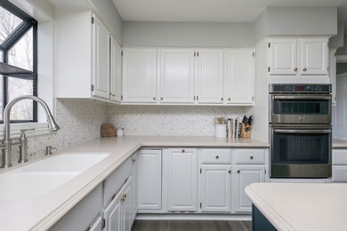 616 Balmoral Cir, Naperville, IL 60540 - photo 7