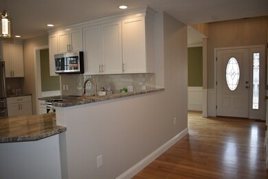 38 Victoria Dr unit 18, Rochdale, MA 01542 - photo 6
