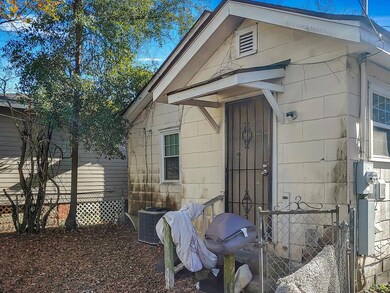 814 E 37th St, Savannah, GA 31401 - photo 5