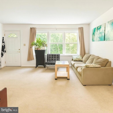 8826 Jandell Rd, Lorton, VA 22079 - photo 4