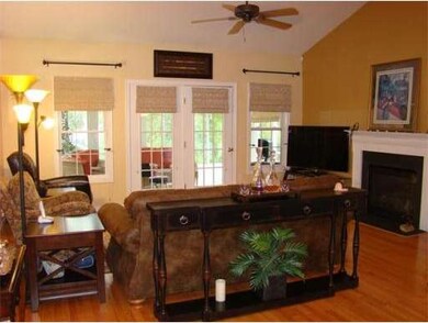 61 Champlain Cir, Plymouth, MA 02360 - photo 3