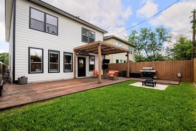 510 Vincent St, Houston, TX 77009 - photo 3