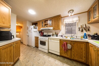 7721 Tchstone Kitchen