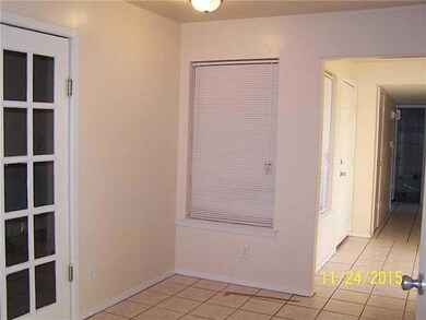 Kitchen. Kitchen has breakfast area with