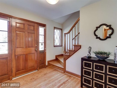 6678 Van Winkle Dr, Falls Church, VA 22044 - photo 2