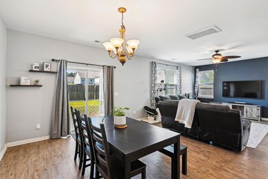 main_level-dining_area-dsc3019