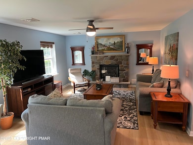 3222 Beech Ridge Dr, Pocono Summit, PA 18346 - photo 2