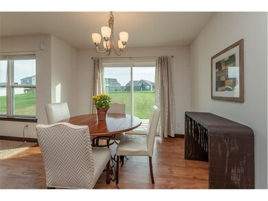 2211 Hallbrook St SW, Cedar Rapids, IA 52404 - photo 4