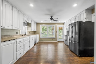 2648 Old Big Cove Rd SE, Owens Cross Roads, AL 35763 - photo 4