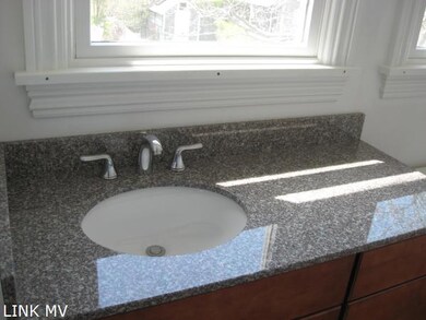 39 Lagoon Pond Rd, Vineyard Haven, MA 02568 - photo 7