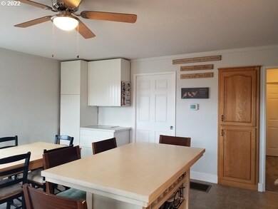 3324 E 13th St, the Dalles, OR 97058 - photo 7