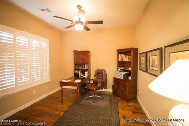Bright spacious office/den