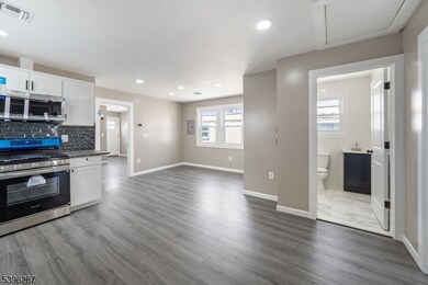 15 Spruce St, Moonachie, NJ 07074 - photo 2