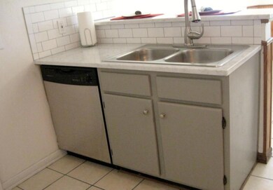 4435 Bayou Des Familles Dr, Marrero, LA 70072 - photo 5