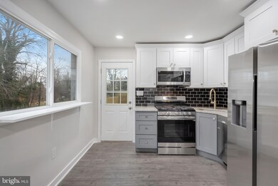 310 Zelma Ave, Capitol Heights, MD 20743 - photo 4