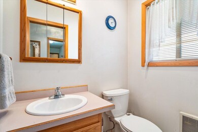 47-Guest Bathroom