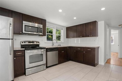 22 Tracey St, Norwalk, CT 06850 - photo 4