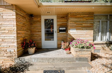 410 N Eisenhower, Monett-4