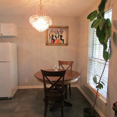 Eat-In Area in Kitchen