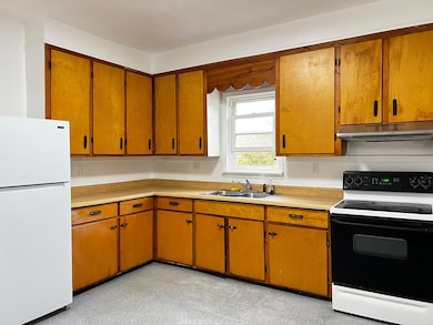 223 Pine St, Coshocton, OH 43812 - photo 5