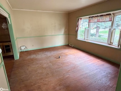 1104 S 7th St, Fairfield, IA 52556 - photo 6