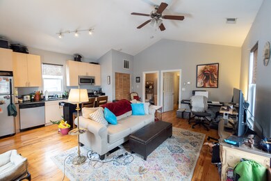 1821 W Augusta Blvd unit 2R, Chicago, IL 60622 - photo 2