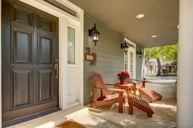 COVERED FRONT PORCH TO GARAGE