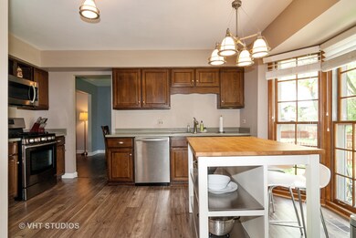 1030 Viking Ct, Batavia, IL 60510 - photo 4